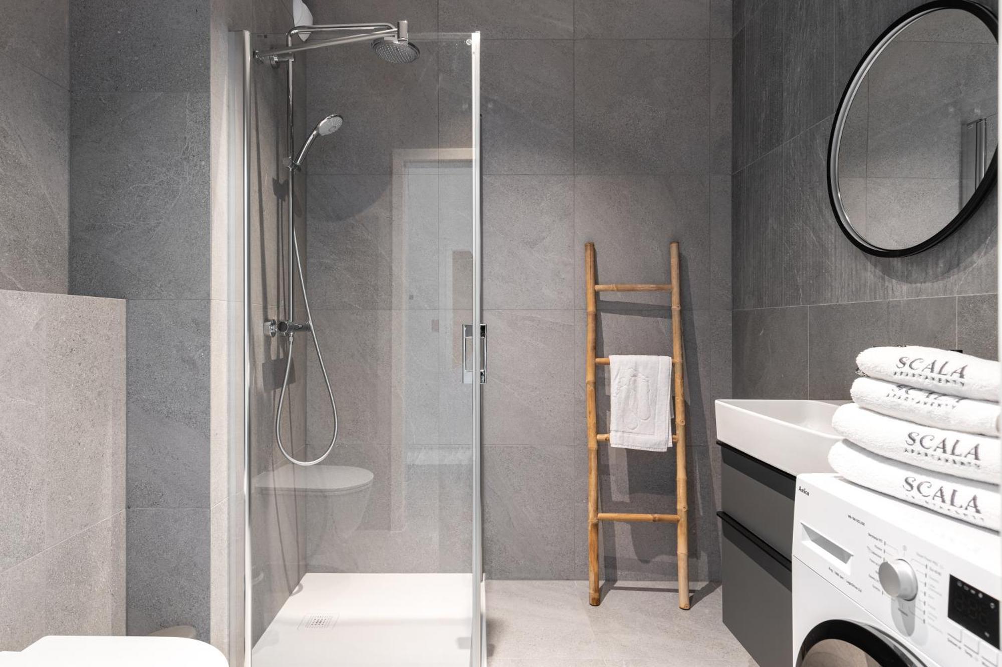 Scala City Center Apartments With Parking By Lion Apartments Gdańsk Eksteriør billede